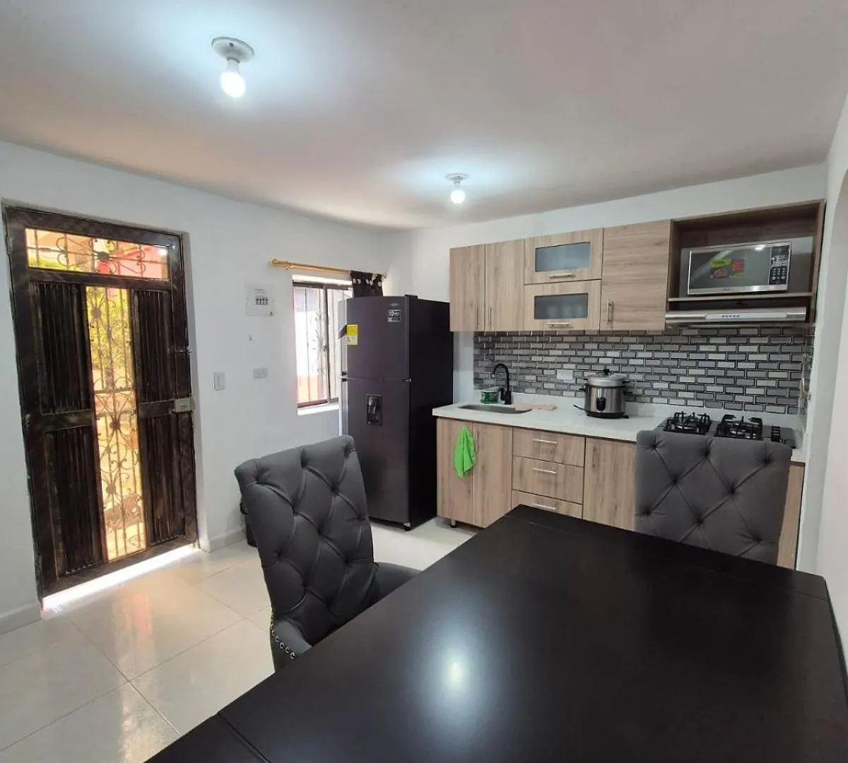 Gigante Y Elegante Apartamento Unifamiliar Medellin Colombia