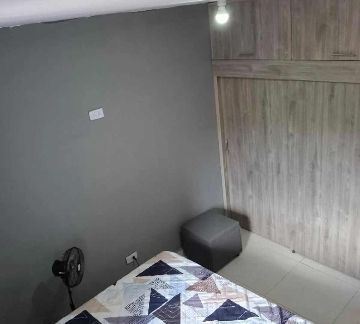 Gigante Y Elegante Apartamento Unifamiliar Medellin