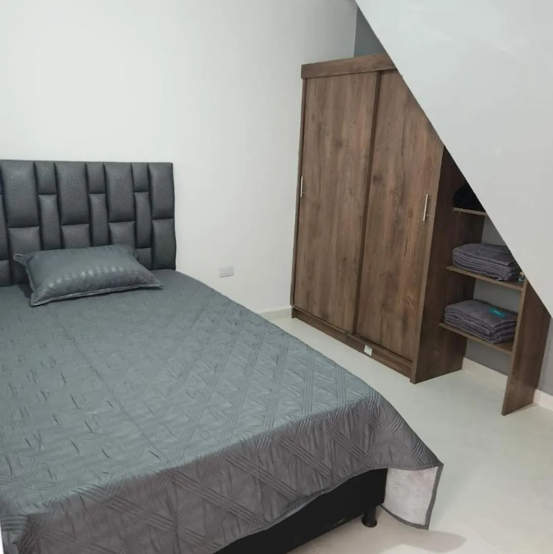 Gigante Y Elegante Apartamento Unifamiliar Medellin Apartment