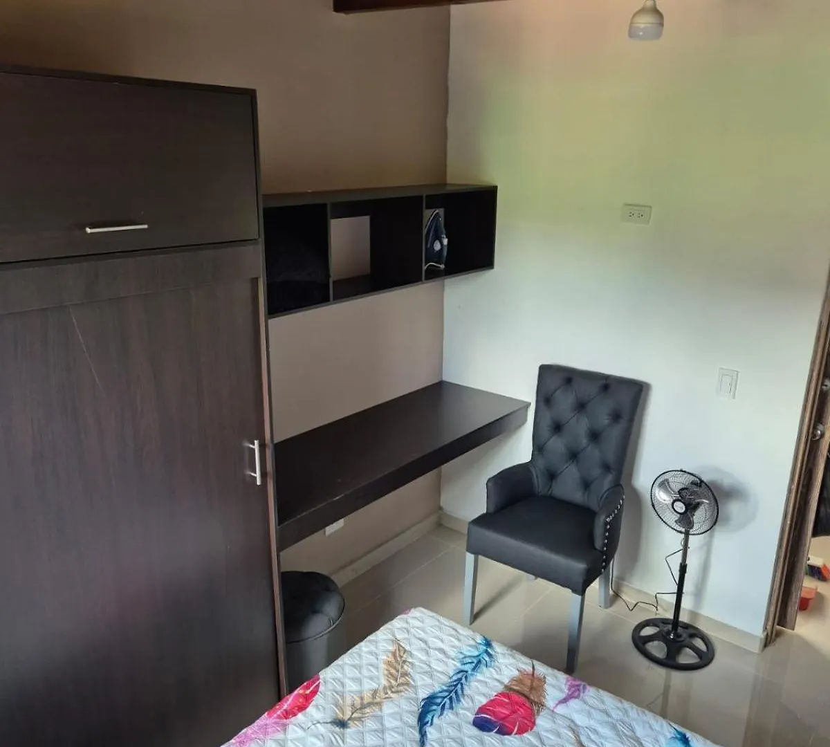 Gigante Y Elegante Apartamento Unifamiliar Medellin Apartment