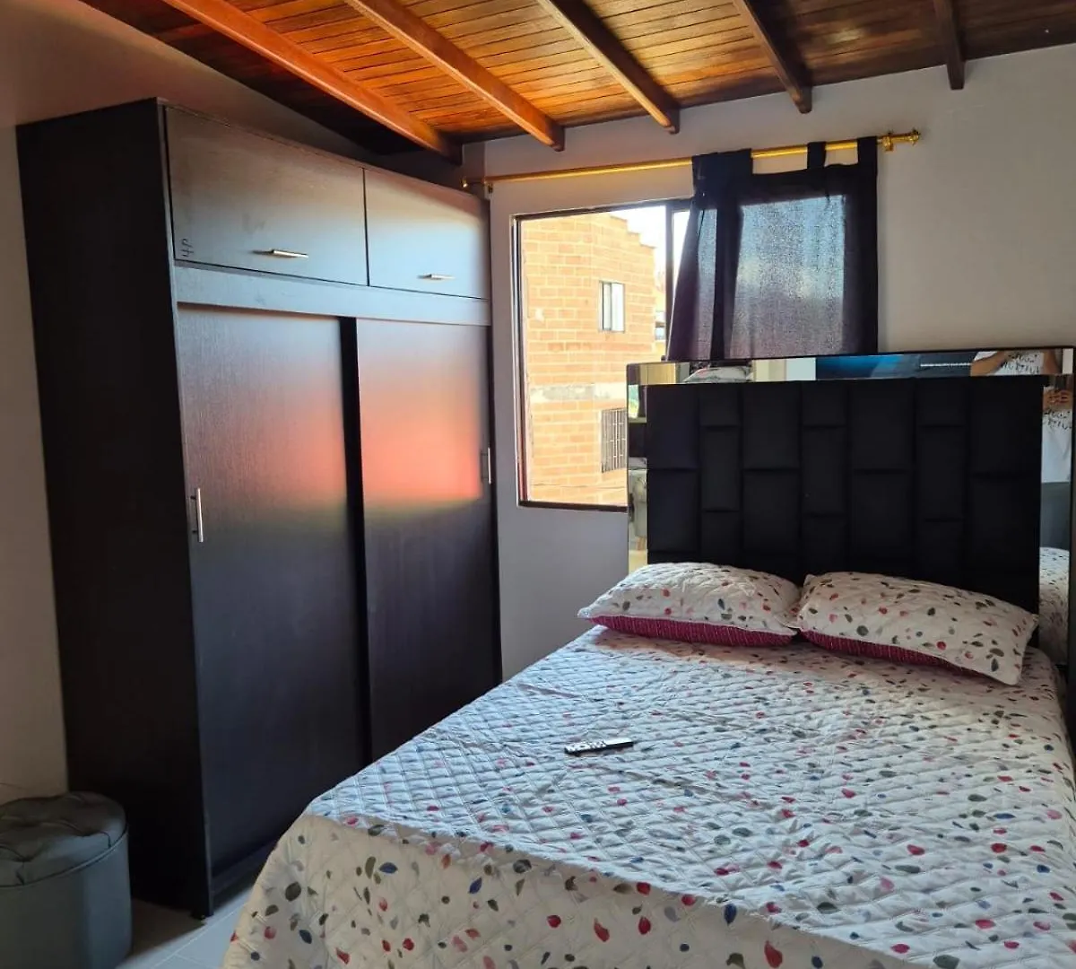 Gigante Y Elegante Apartamento Unifamiliar Medellin Colombia