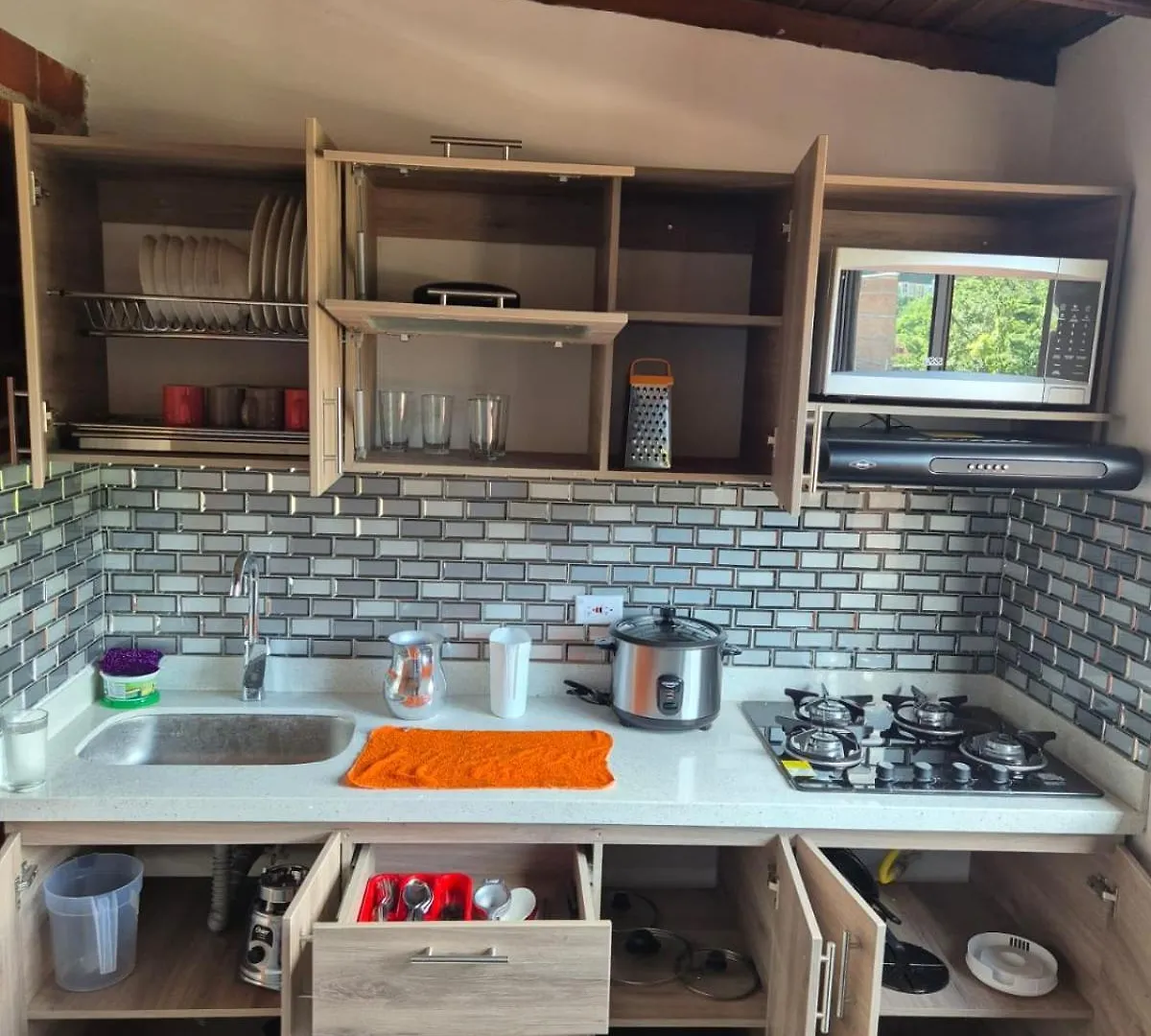 Gigante Y Elegante Apartamento Unifamiliar Medellin